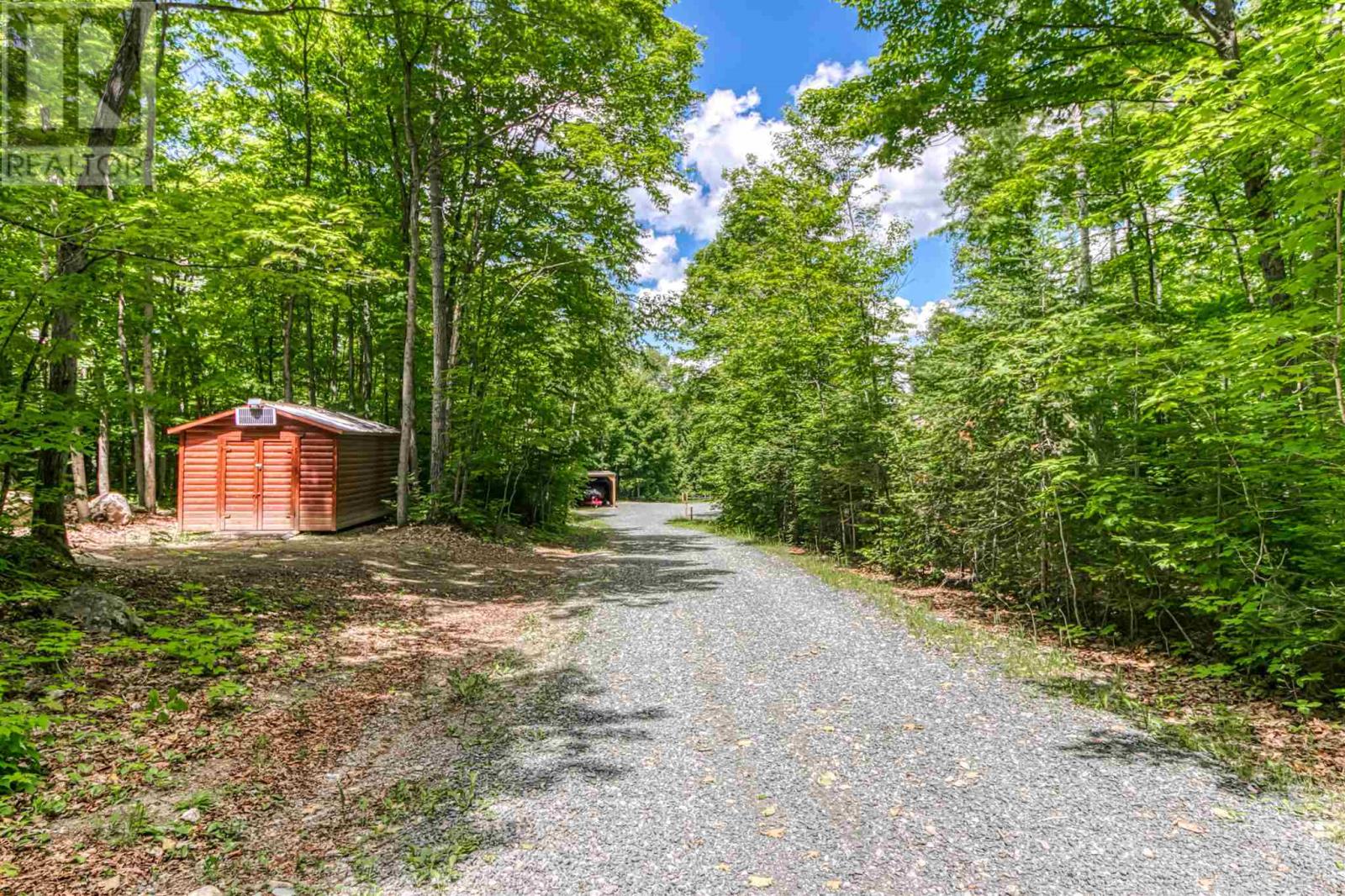 6 Quirke Ln Property Photo 14