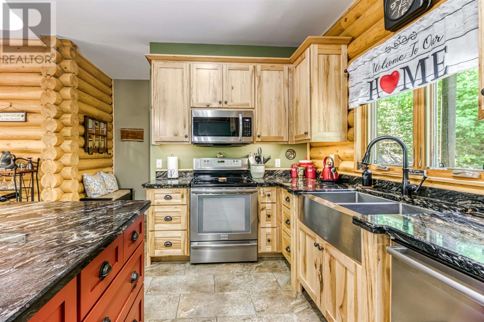 6 Quirke Ln Property Photo 17