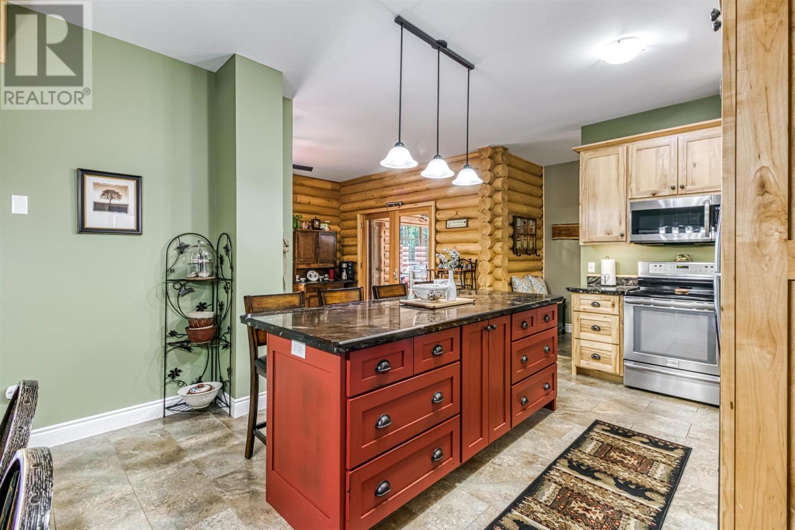 6 Quirke Ln Property Photo 18