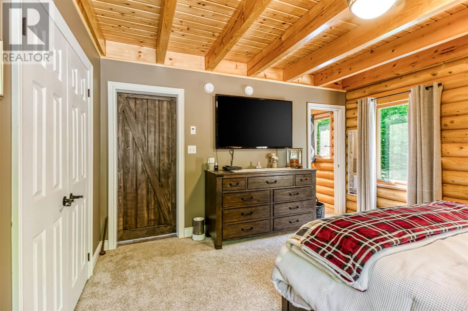 6 Quirke Ln Property Photo 26