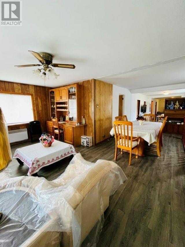 8 John Property Photo 3