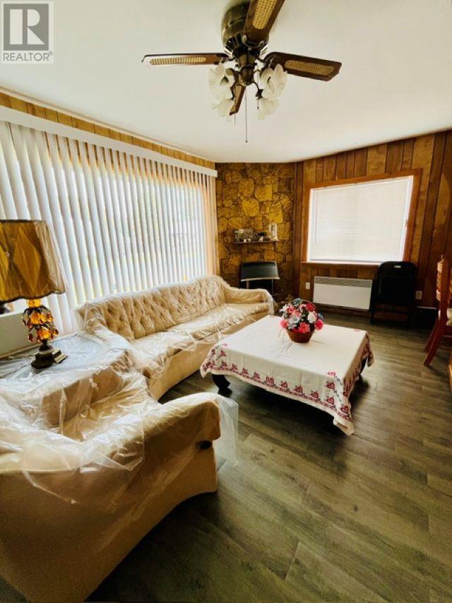 8 John Property Photo 4