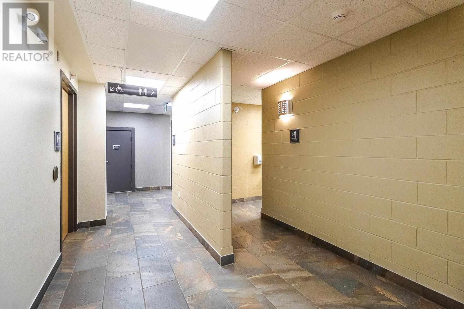 765 Queen St Property Photo 17