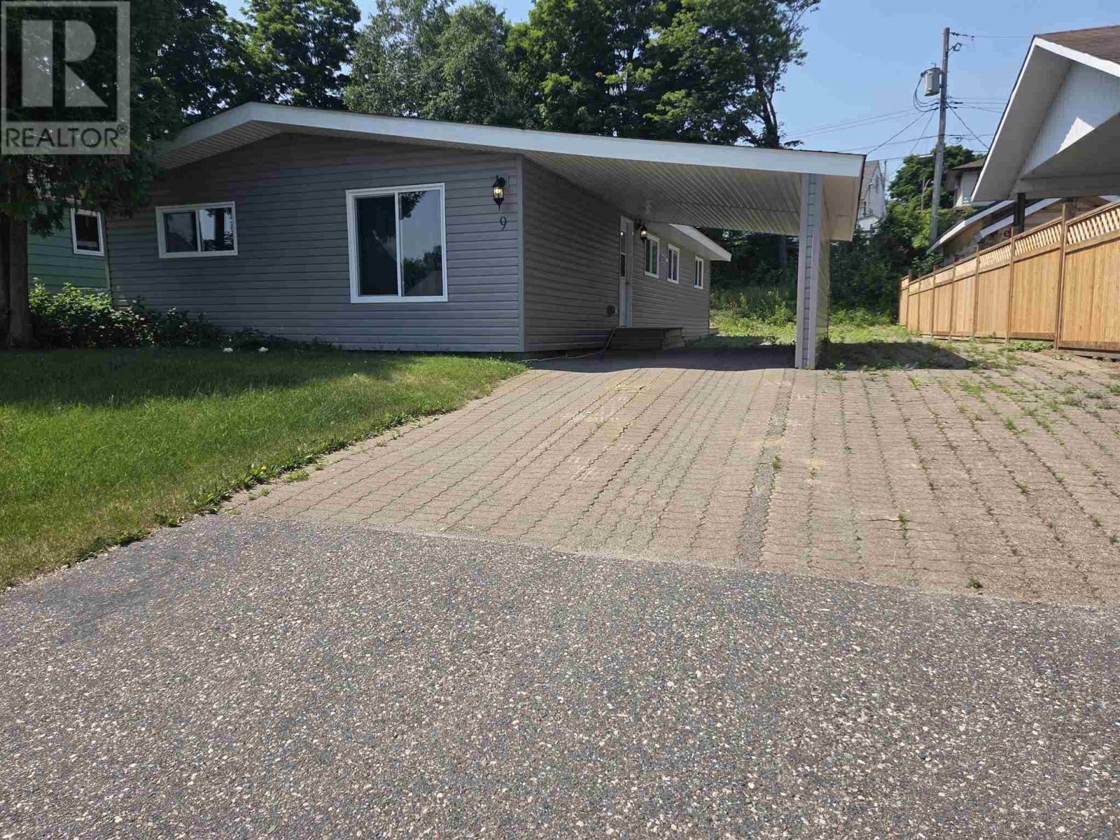 9 Central AVE
