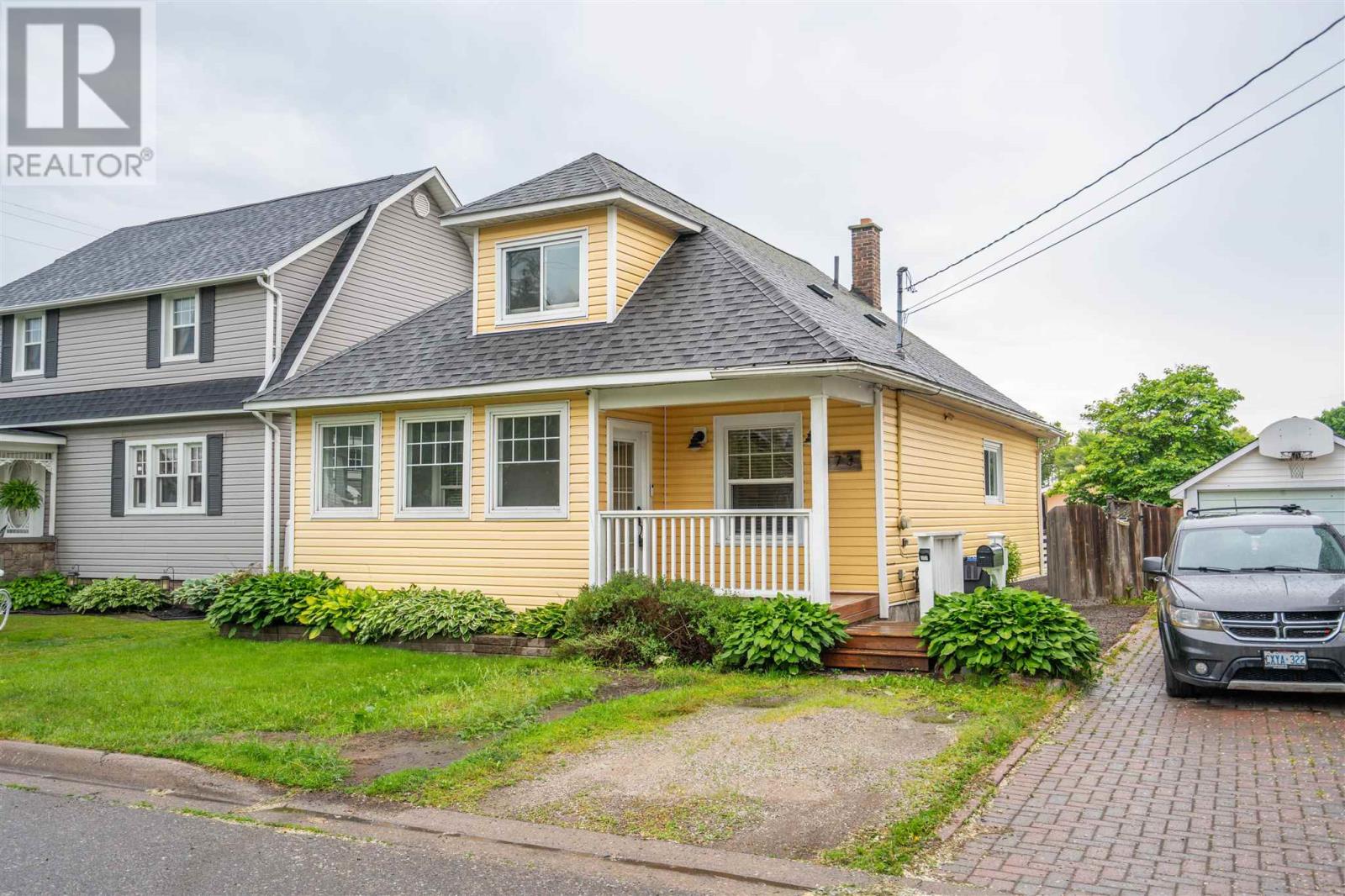 473 Charles ST