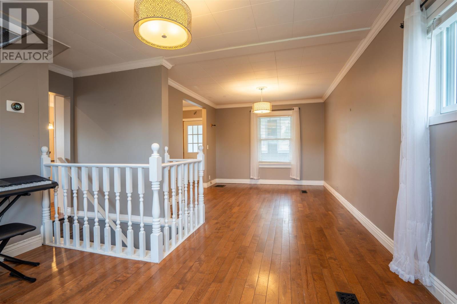 473 Charles St Property Photo 5