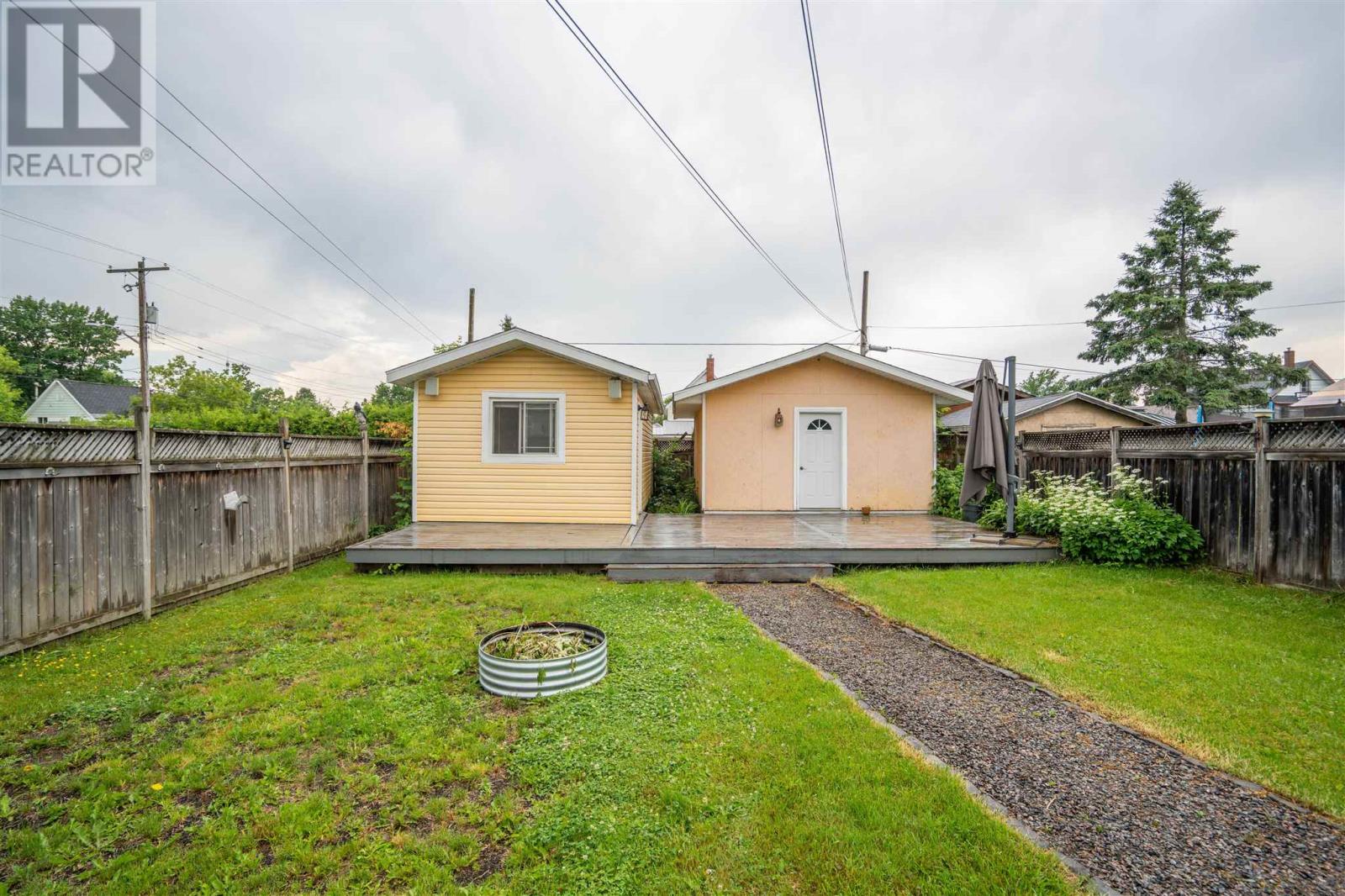 473 Charles St Property Photo 35