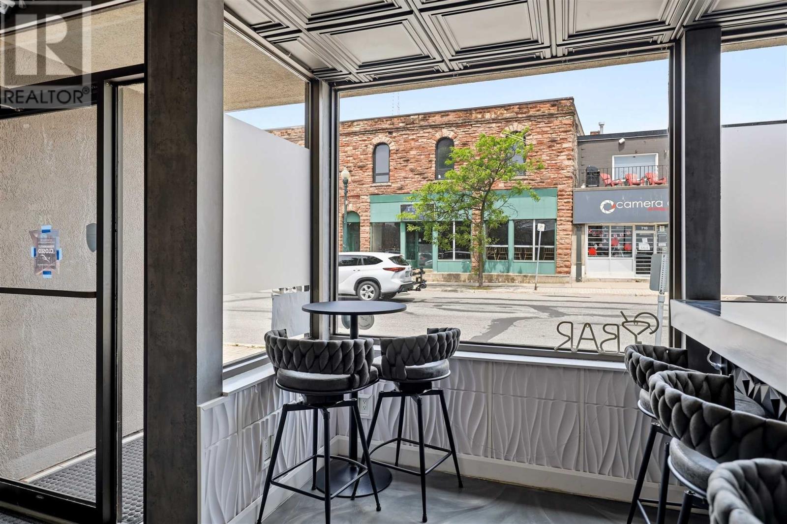 715 Queen St E Property Photo 2