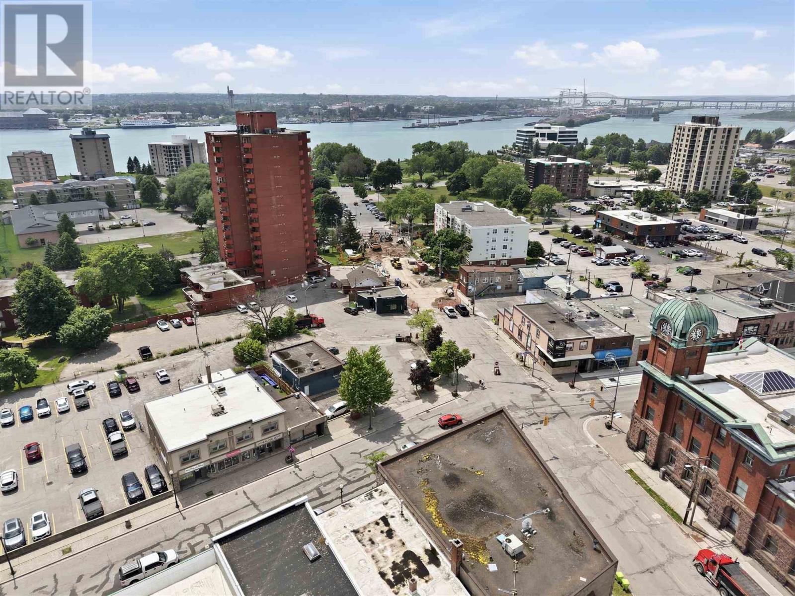 715 Queen St E Property Photo 31