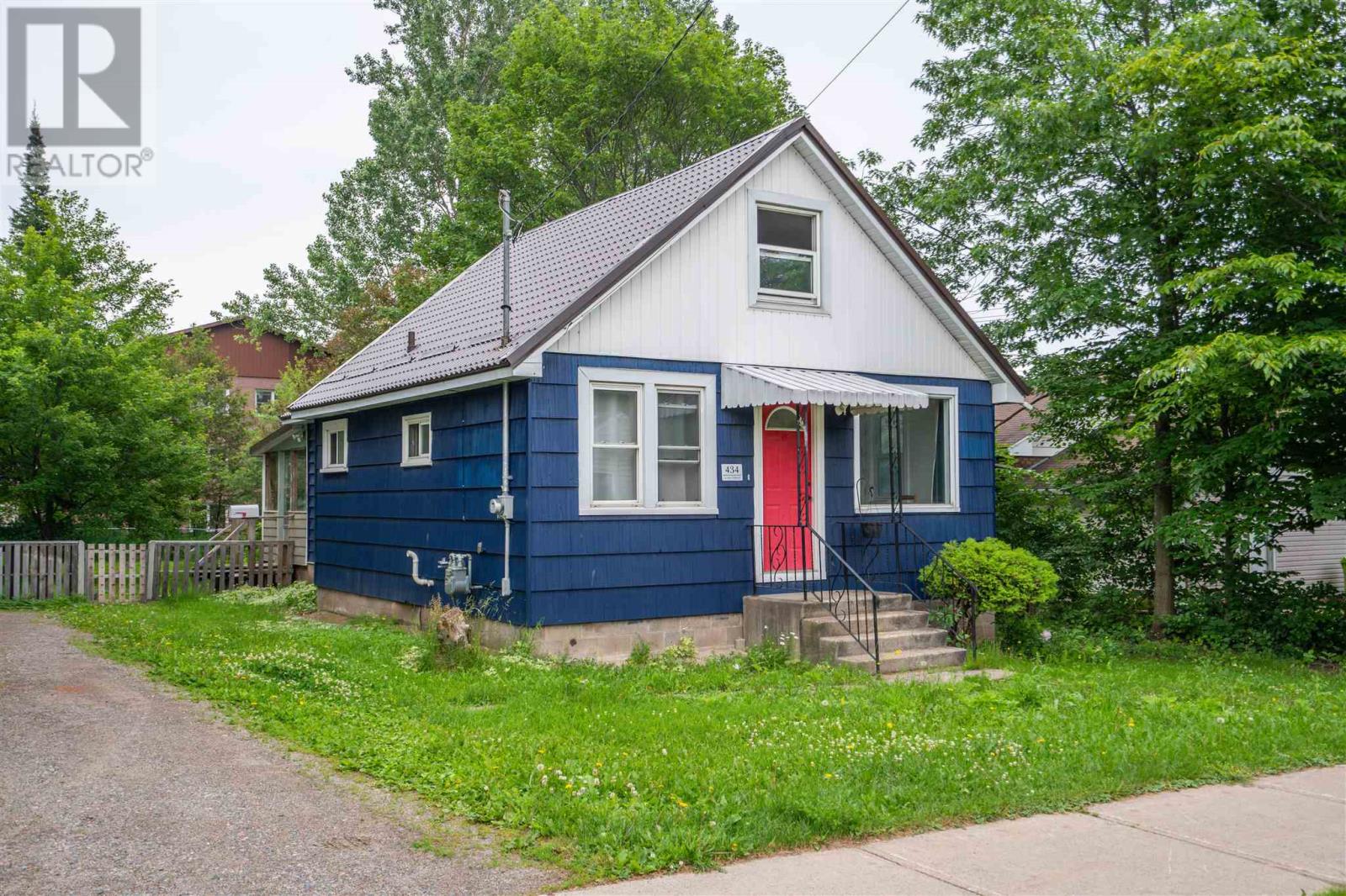 434 Lake ST