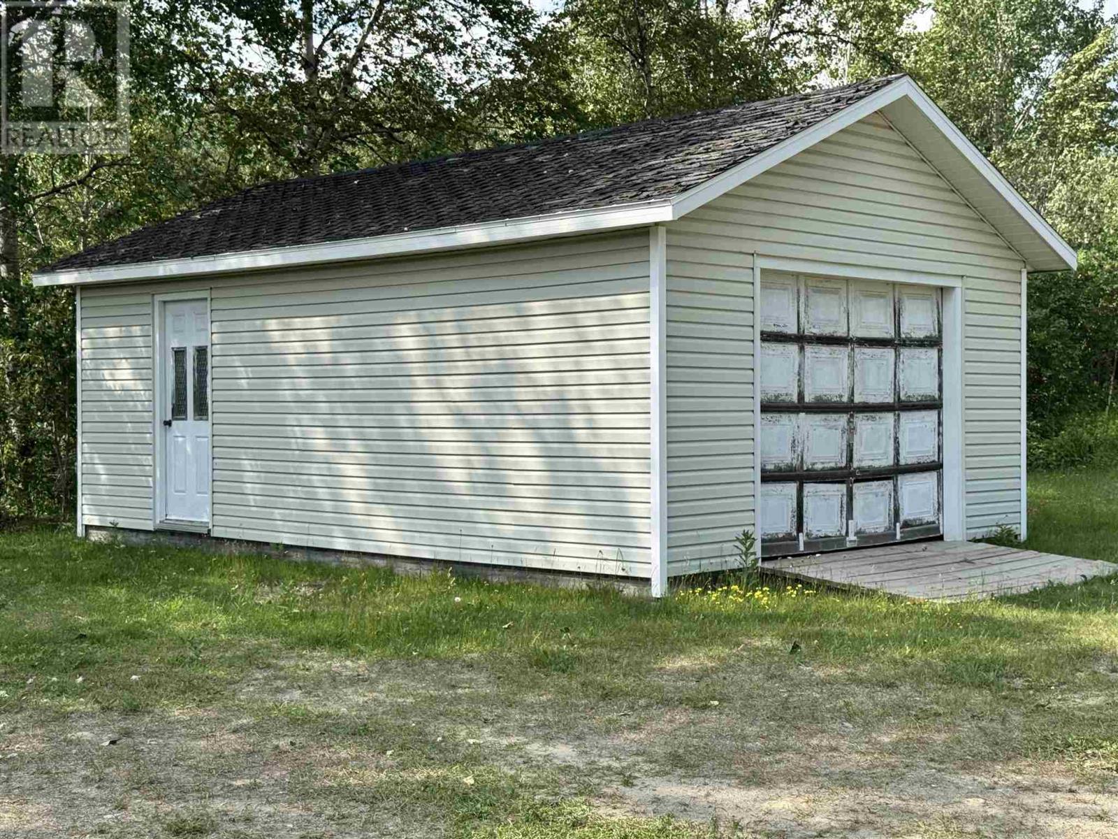 300 Martel Rd Property Photo 26