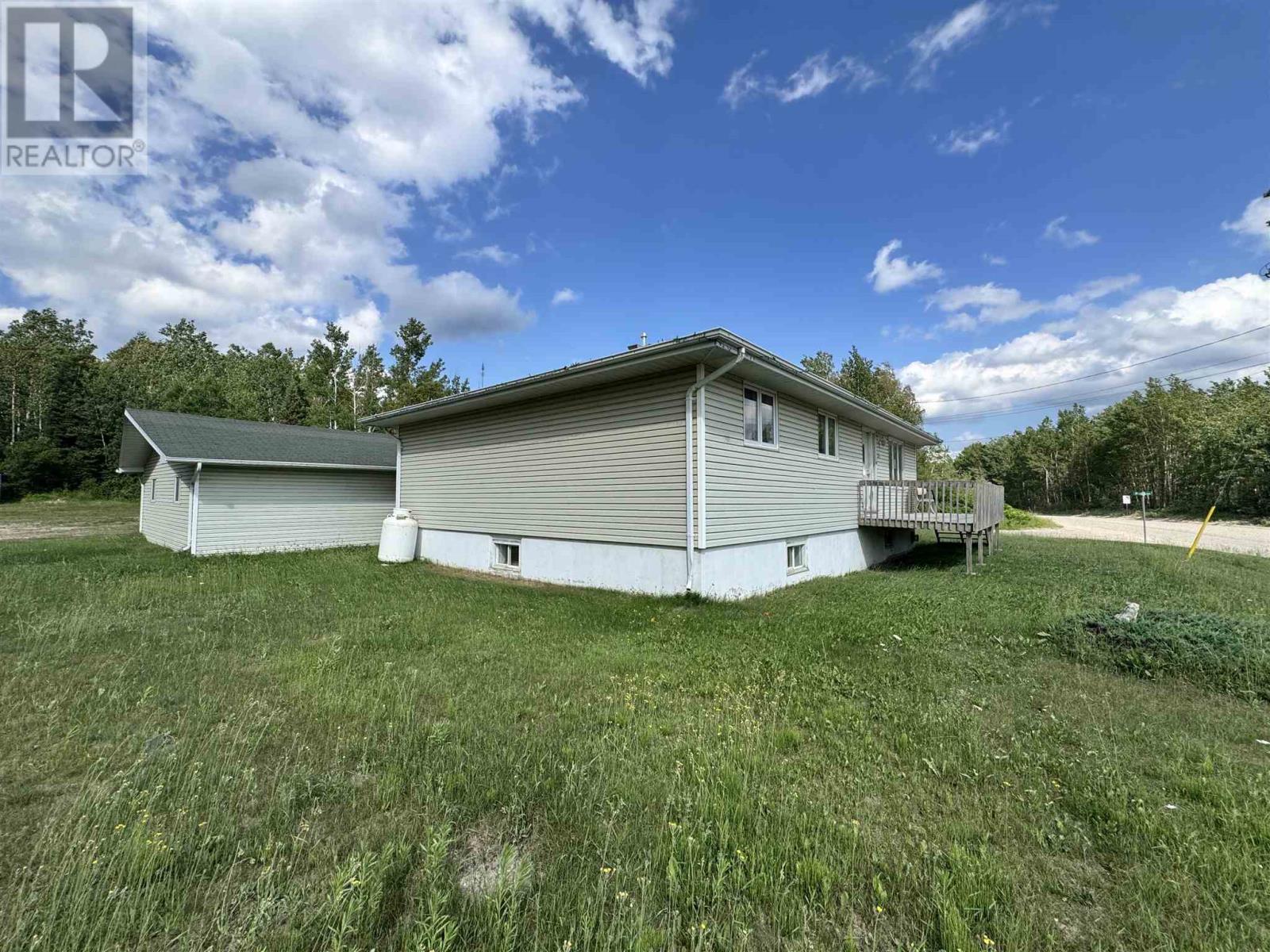 300 Martel Rd Property Photo 32