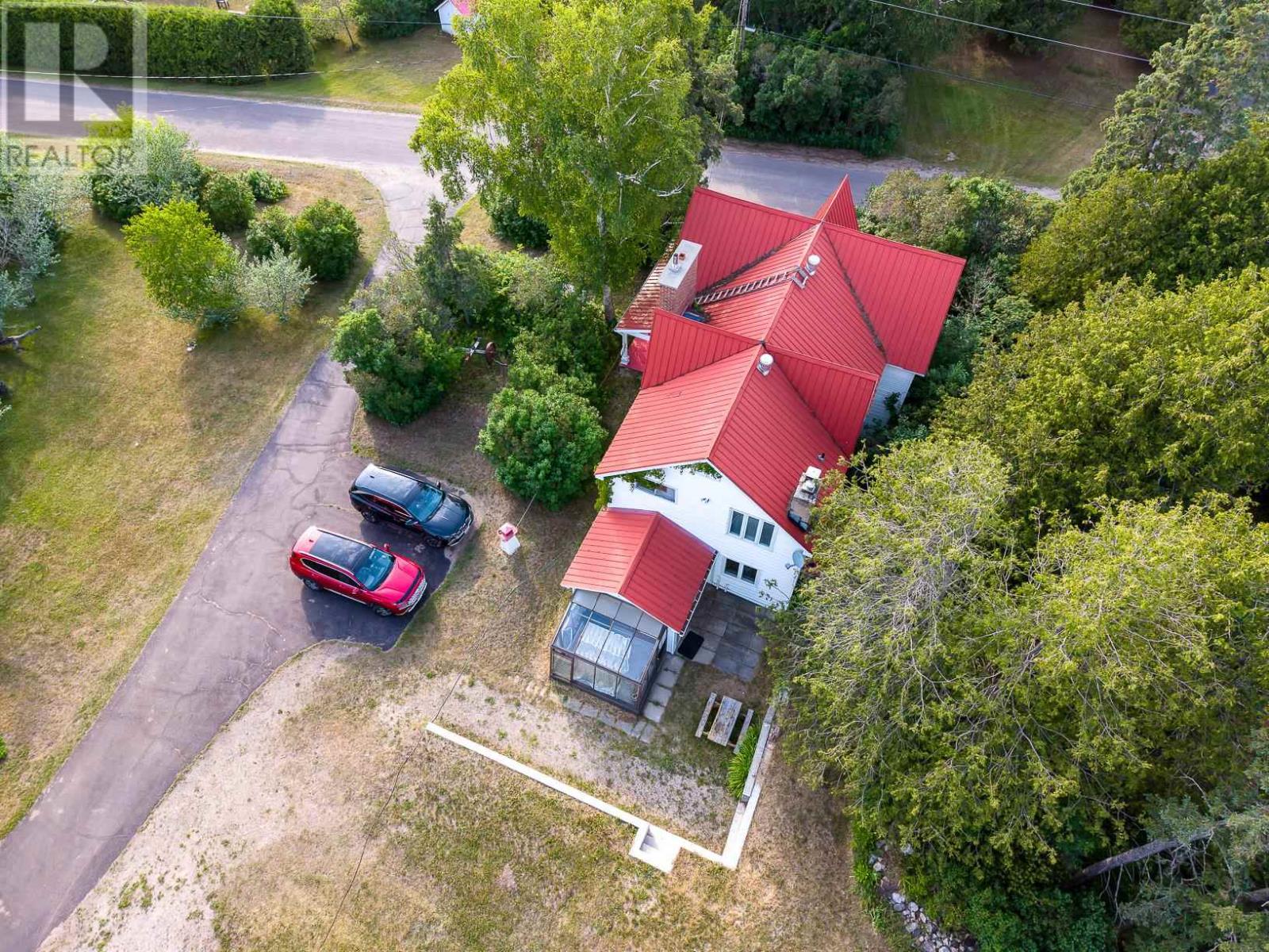 1805 Shore Rd Property Photo 3