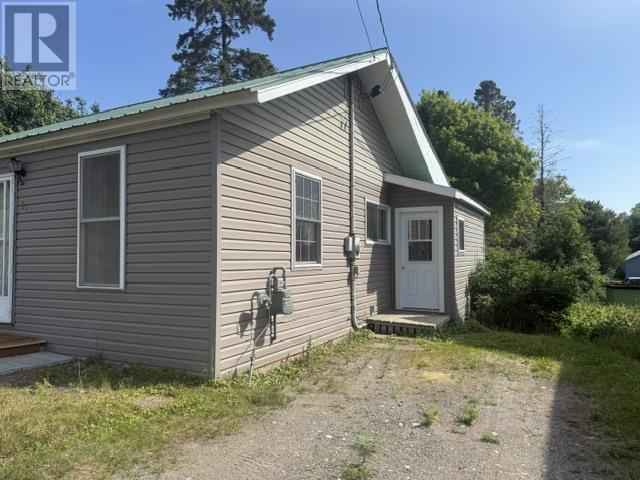 21 Park St Property Photo 2