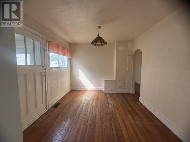 21 Park St Property Photo 3