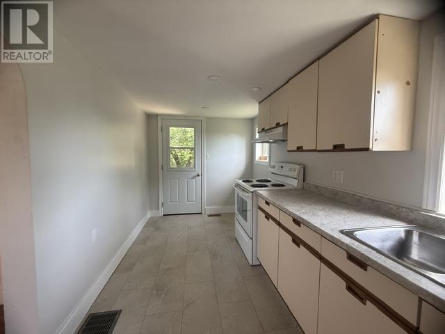 21 Park St Property Photo 4