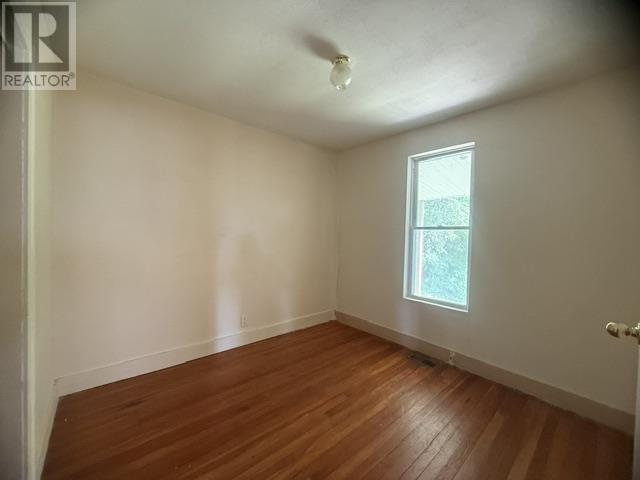 21 Park St Property Photo 8