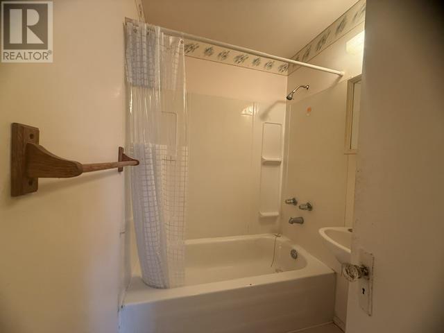 21 Park St Property Photo 9