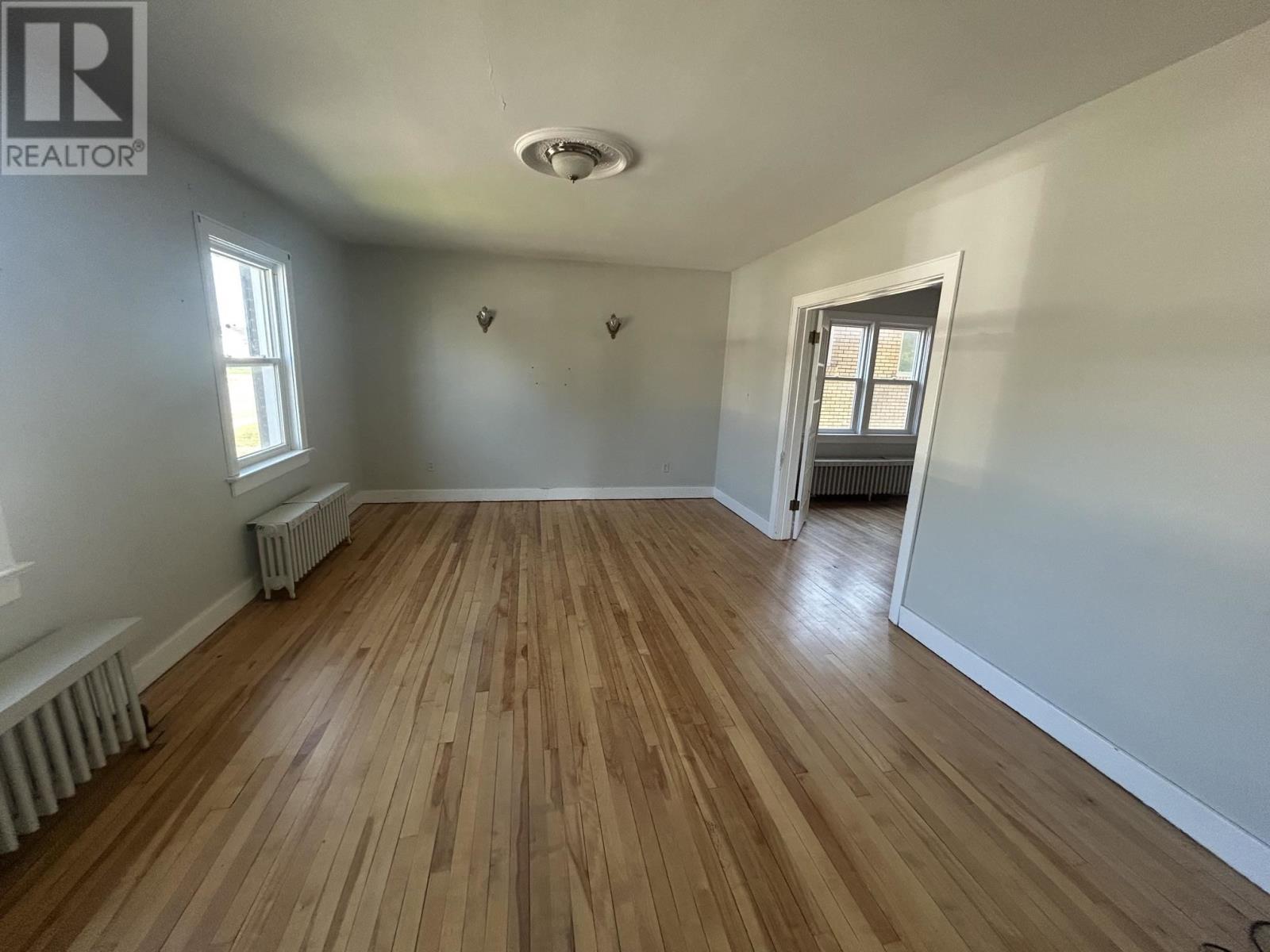 288 Patrick St Property Photo 2
