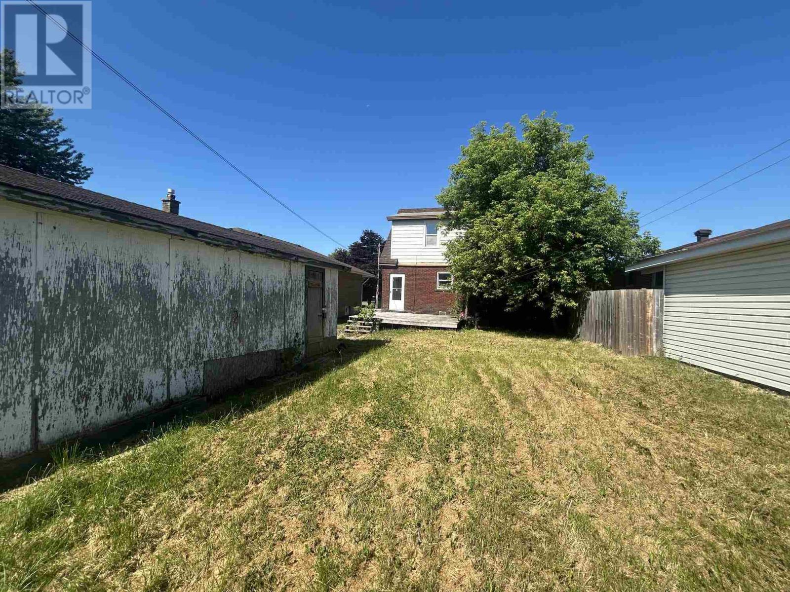 288 Patrick St Property Photo 11
