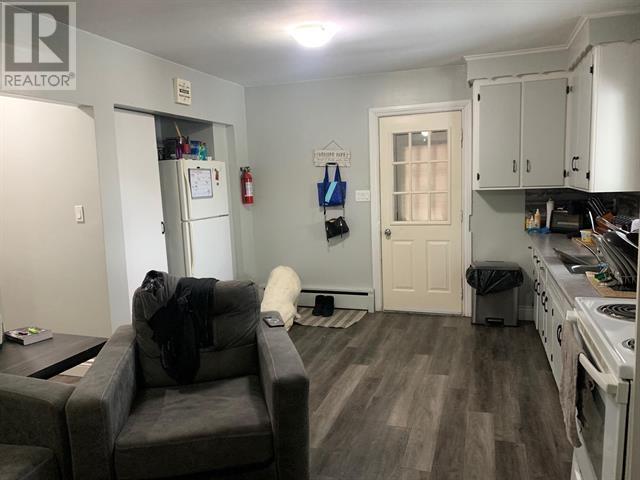 485 Wellington St W Property Photo 11