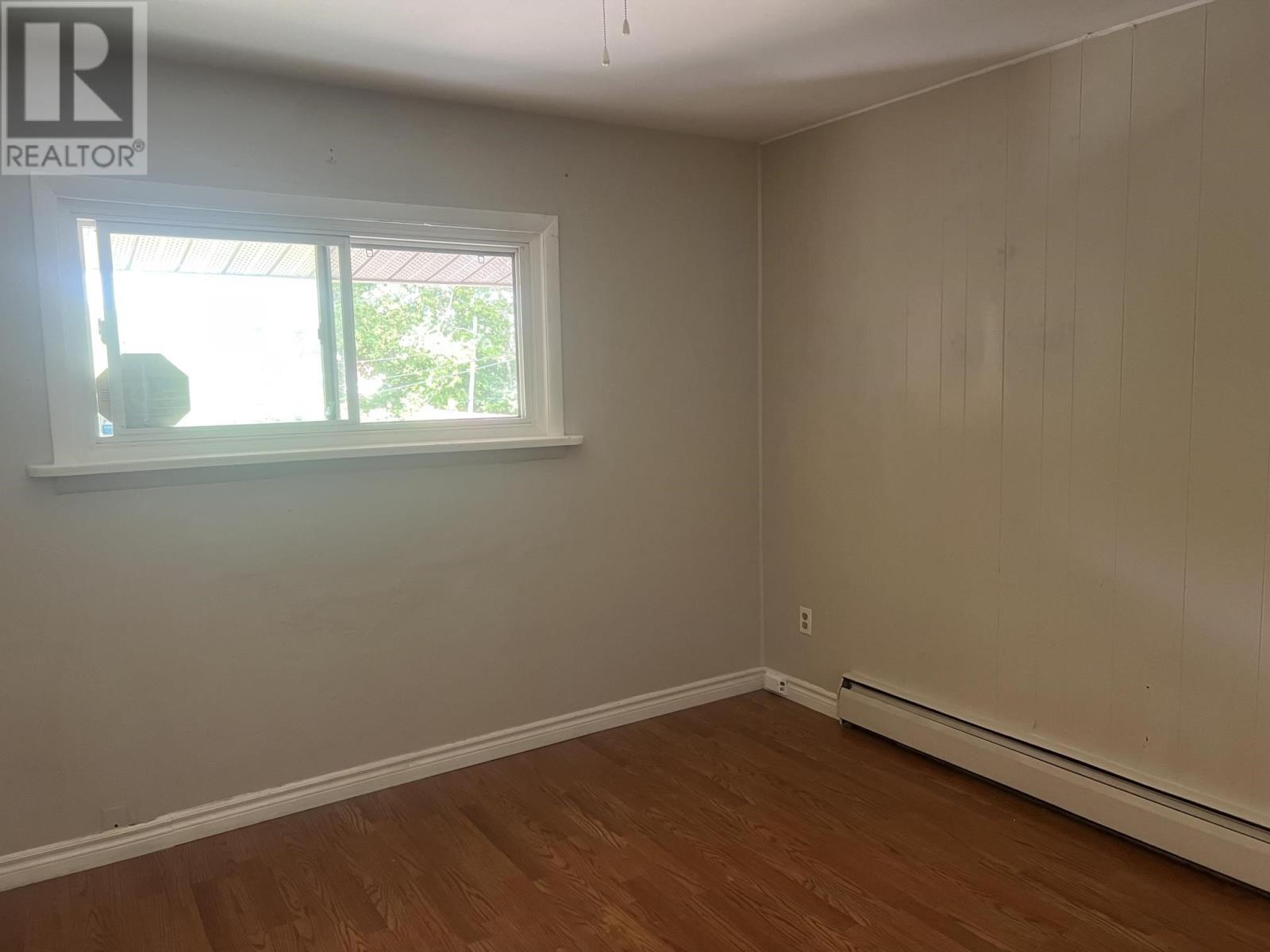 485 Wellington St W Property Photo 25