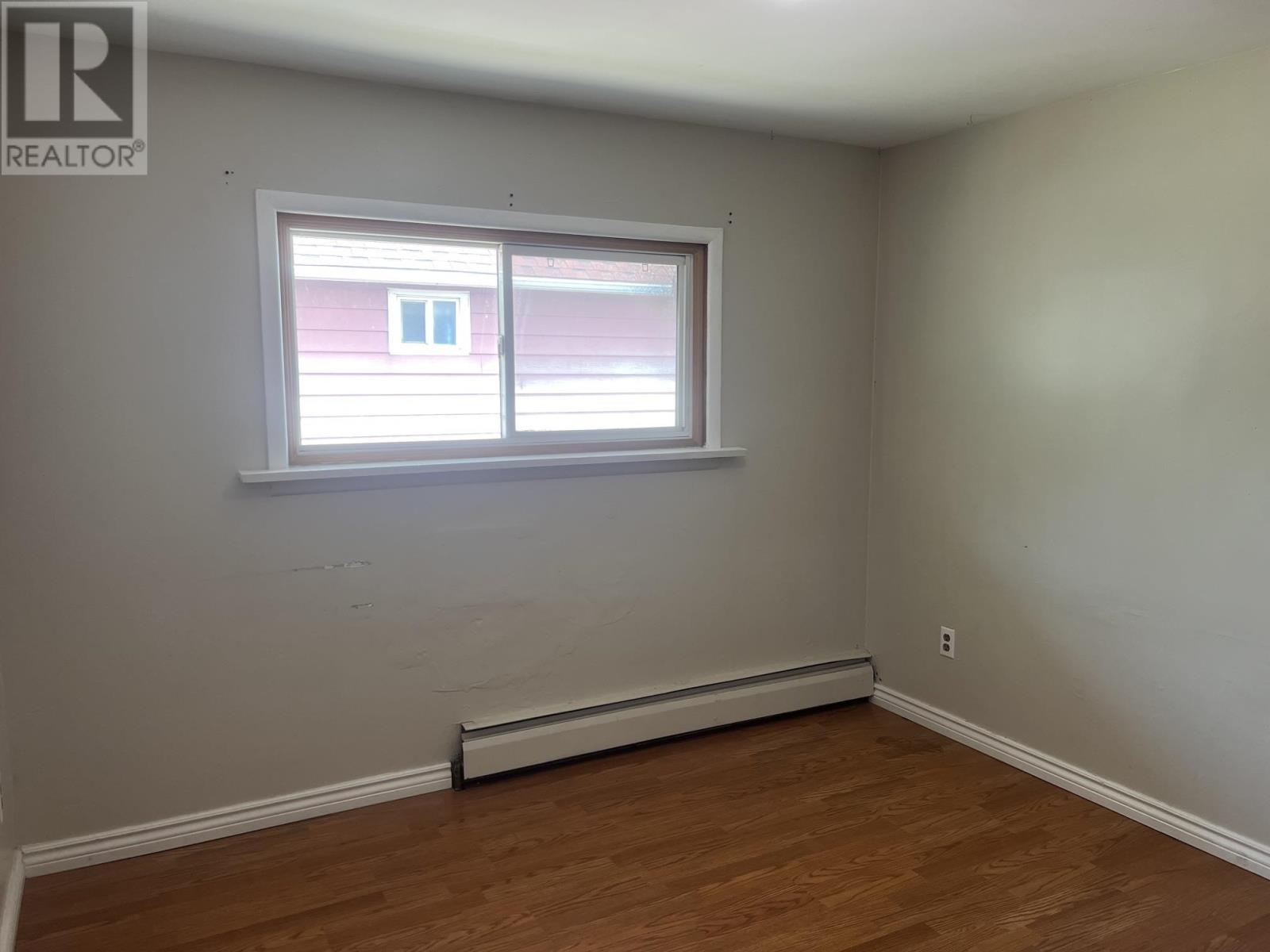 485 Wellington St W Property Photo 27