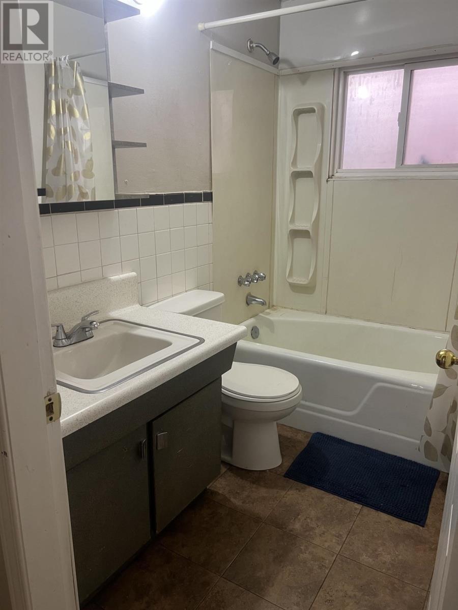 485 Wellington St W Property Photo 30