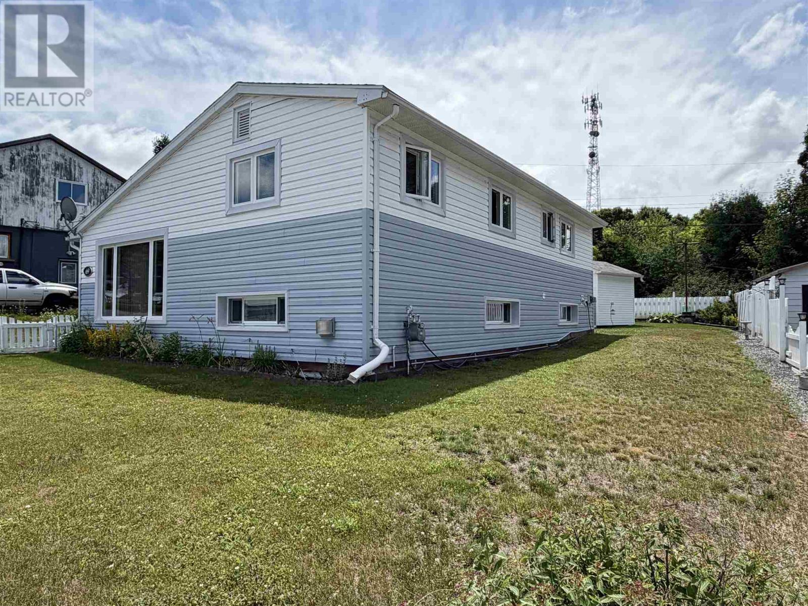 69 Hutchison Ave Property Photo 3