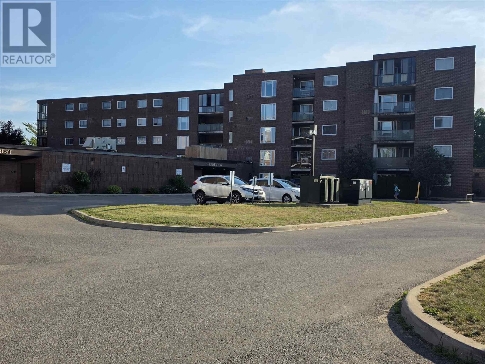 303 MacDonald AVE # 208