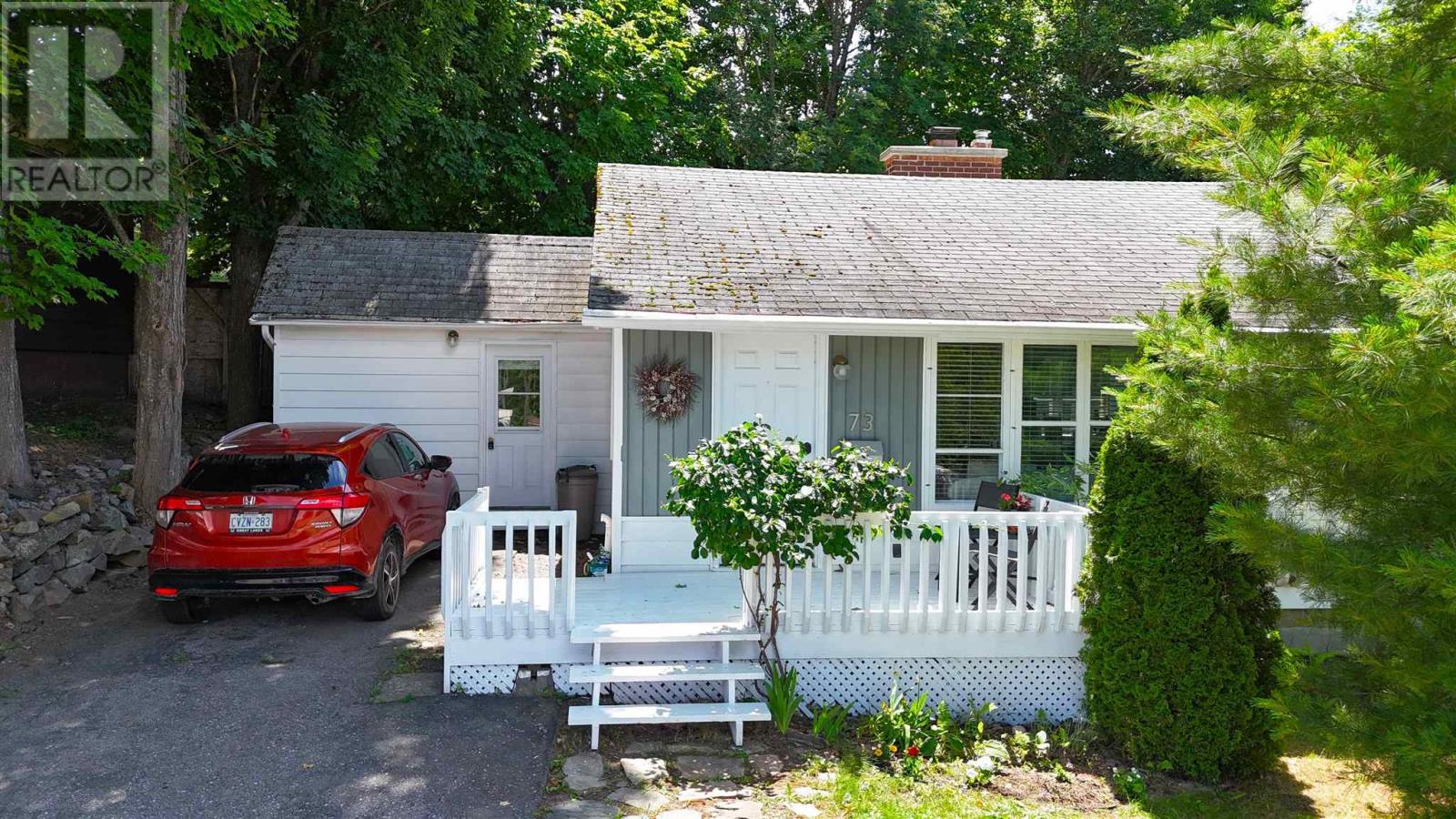 73 Hutchison AVE Property Photo 1