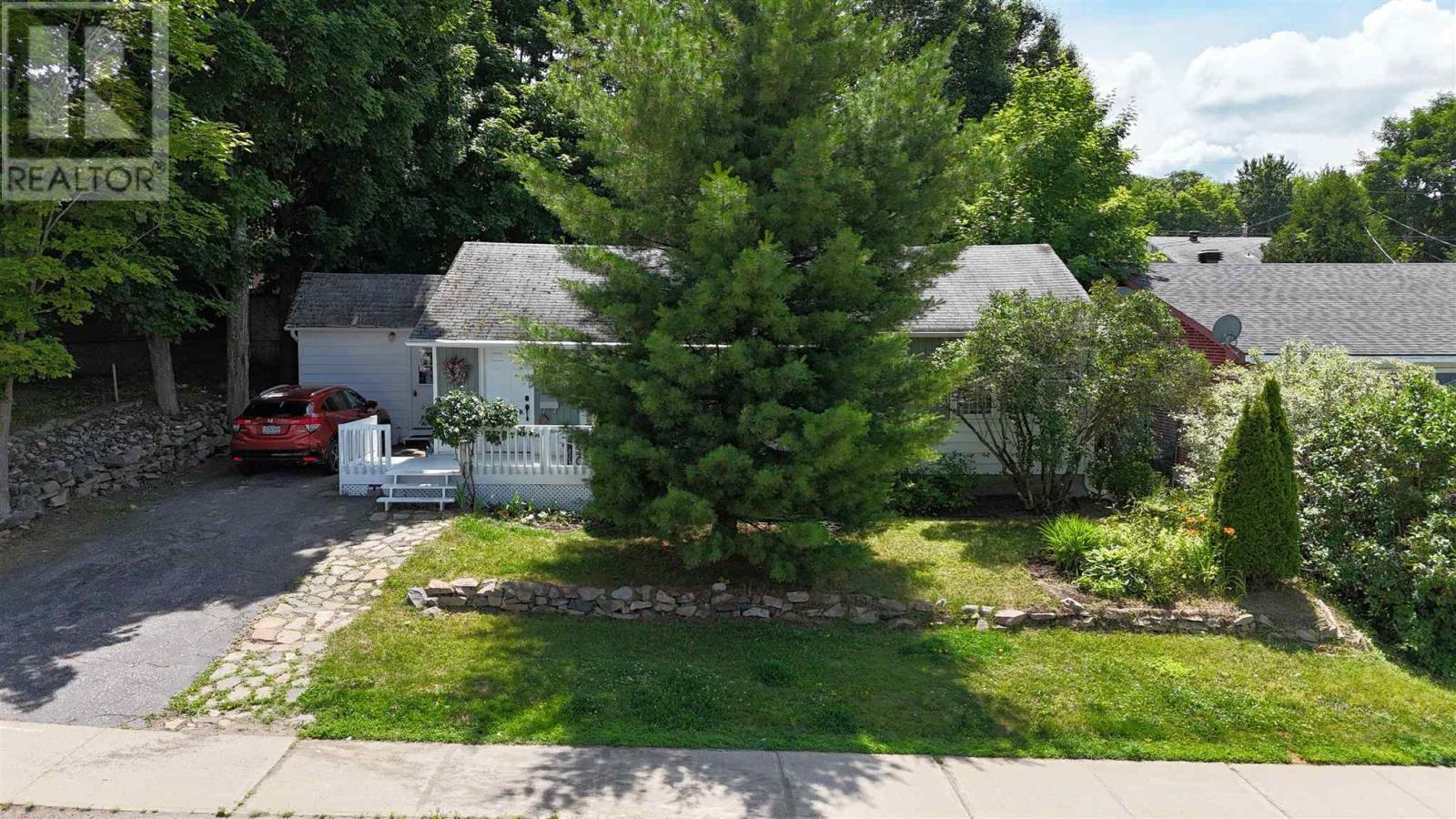 73 Hutchison Ave Property Photo 21