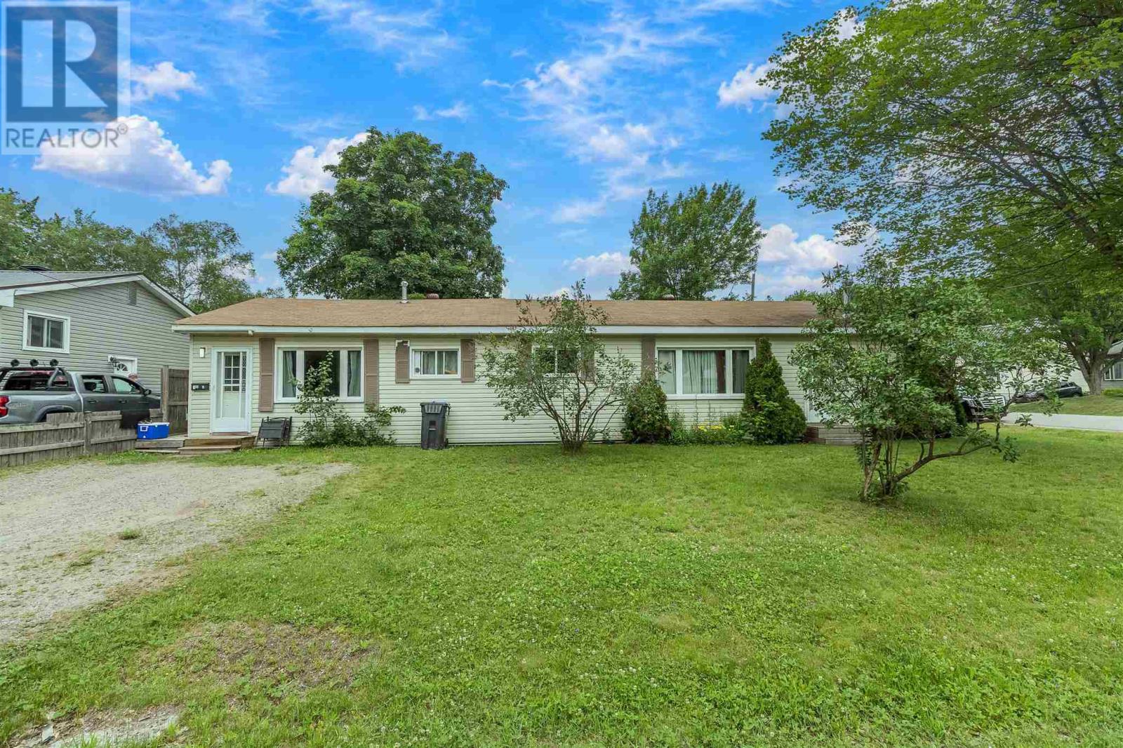 100 Amy Ave Property Photo 1