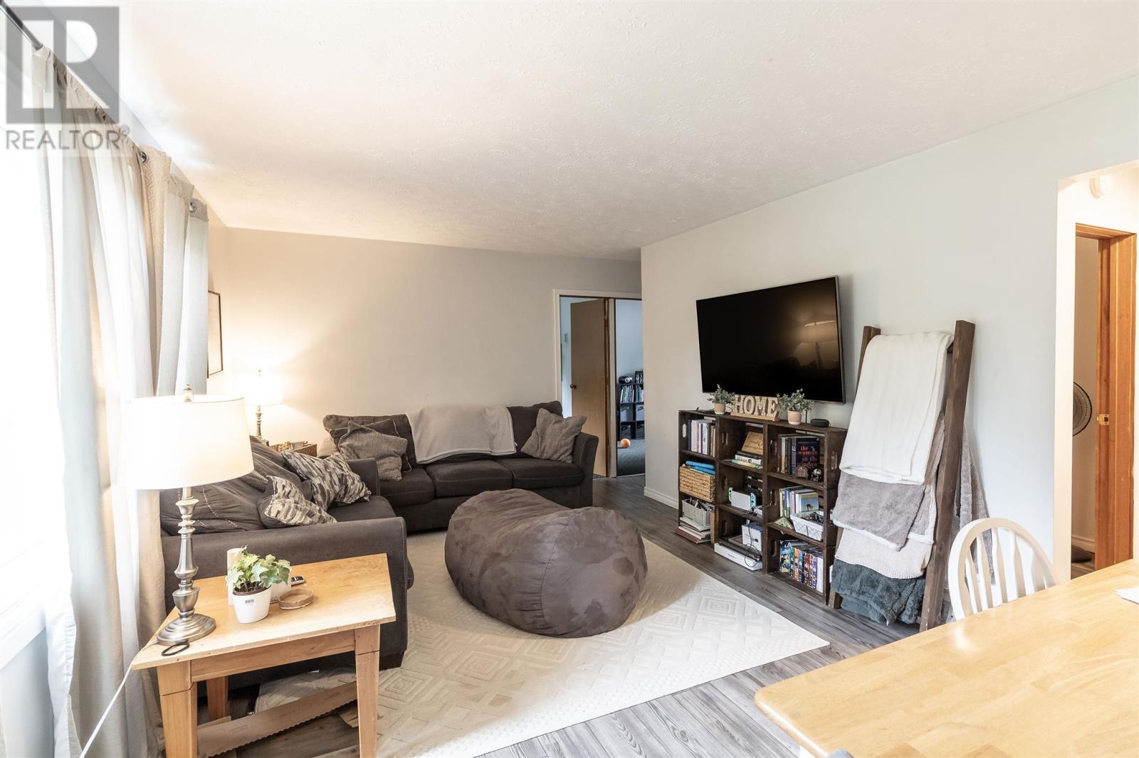 100 Amy Ave Property Photo 10