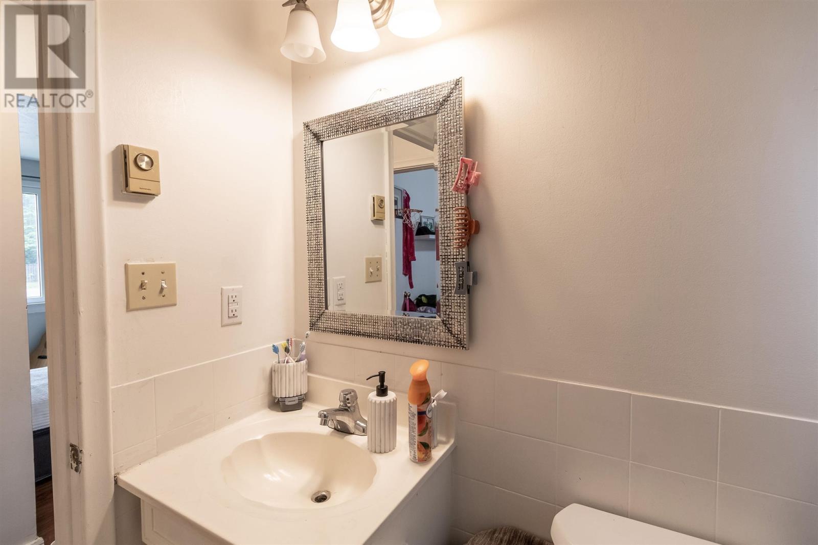 100 Amy Ave Property Photo 22