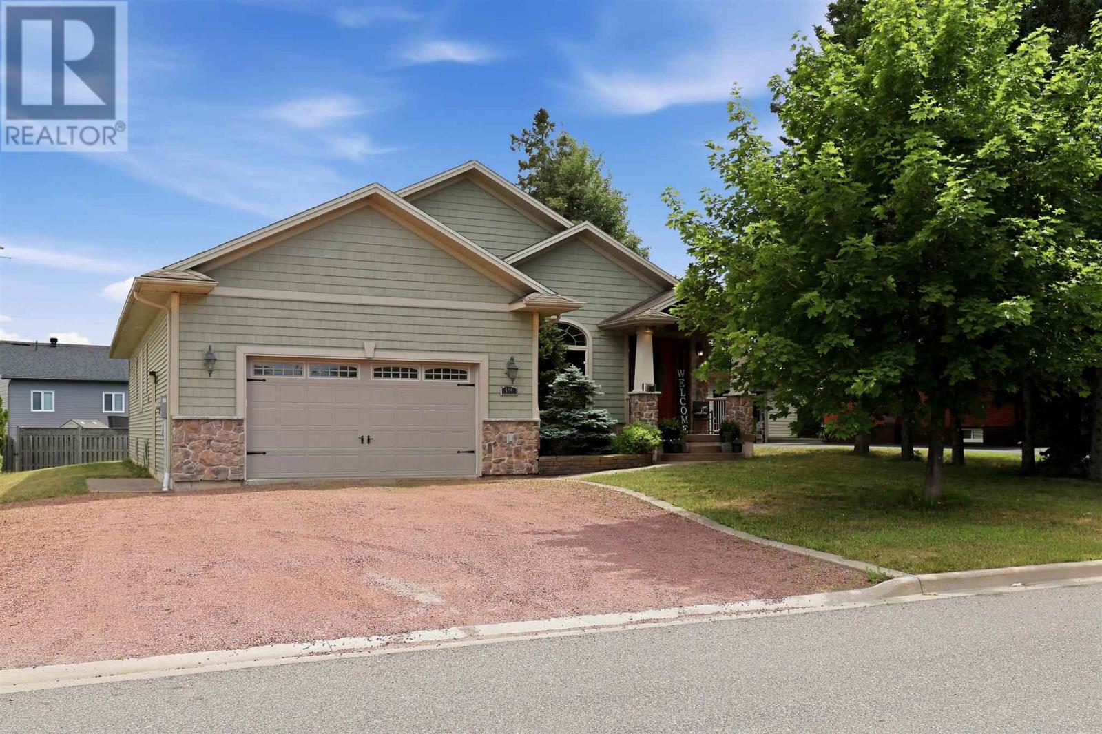 144 Pageant DR Property Photo 1