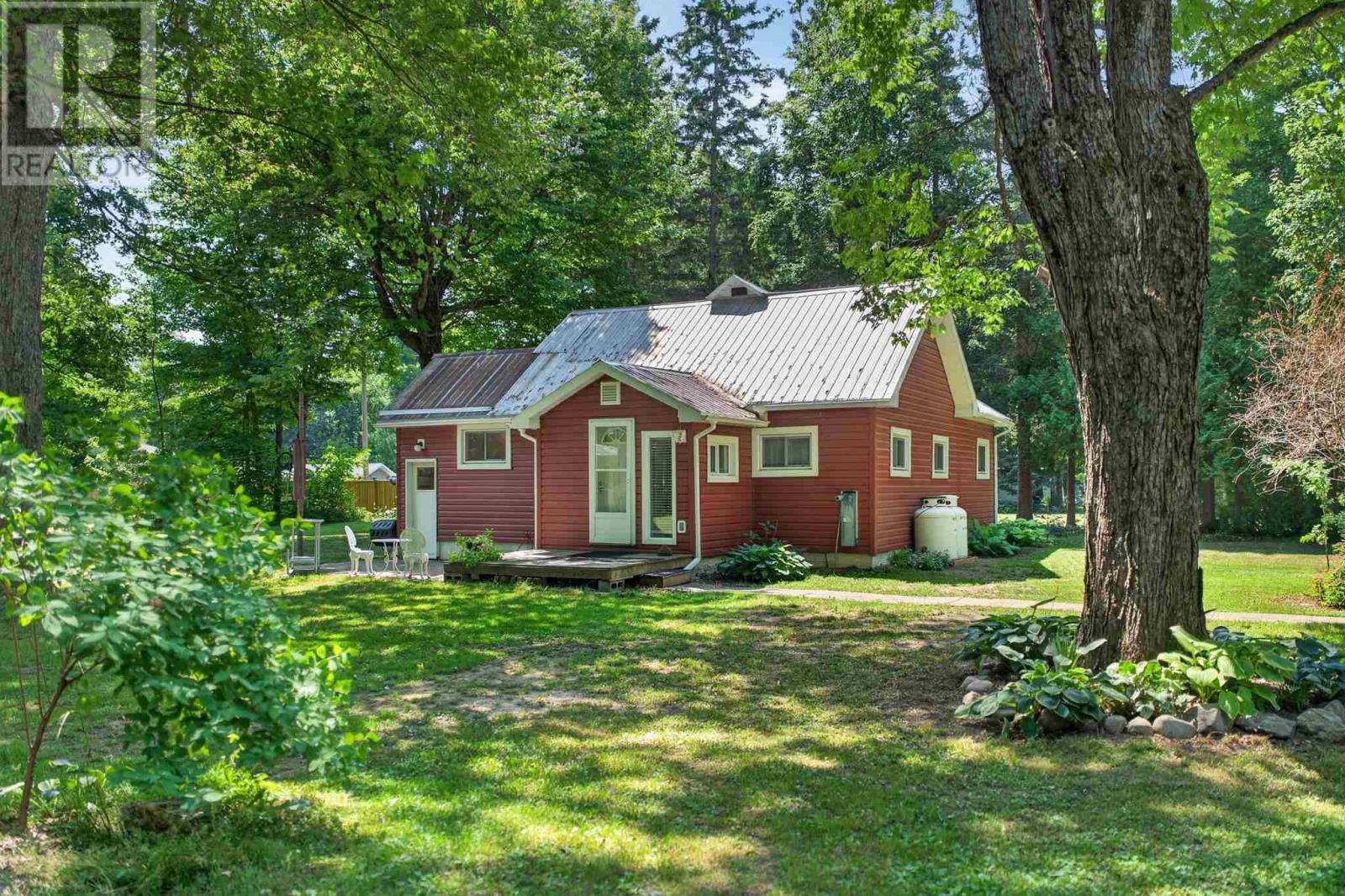 30 Rooley Ln Property Photo 1