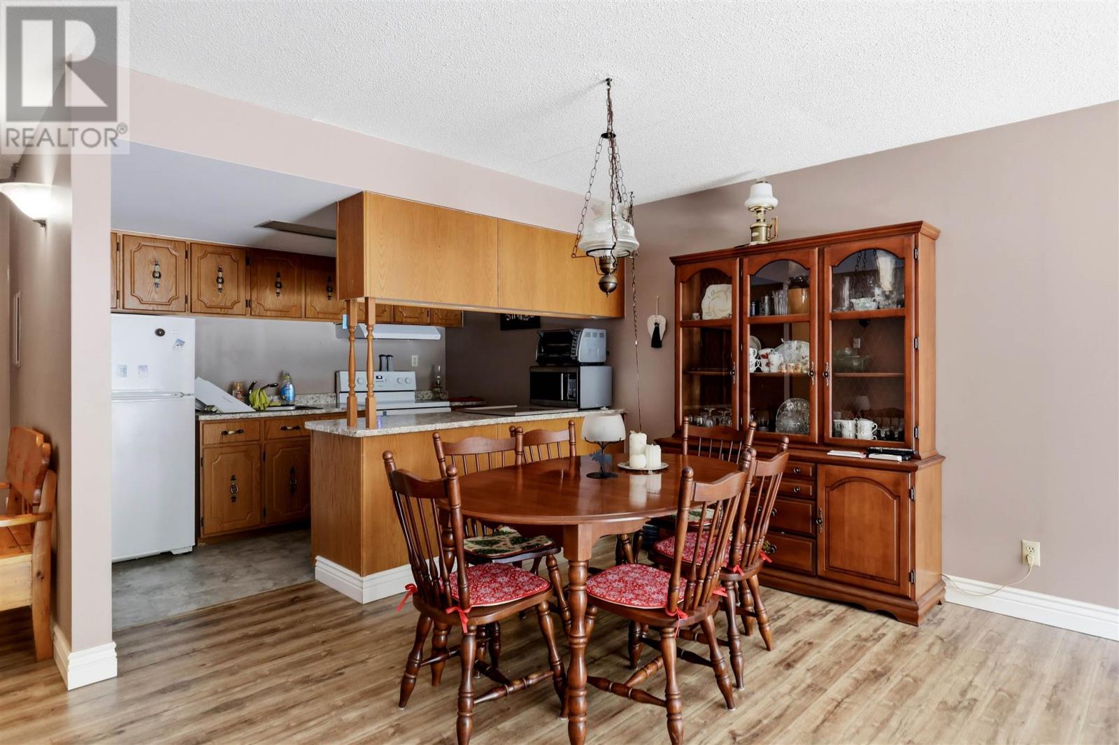 313 Macdonald Ave # 211 Property Photo 3