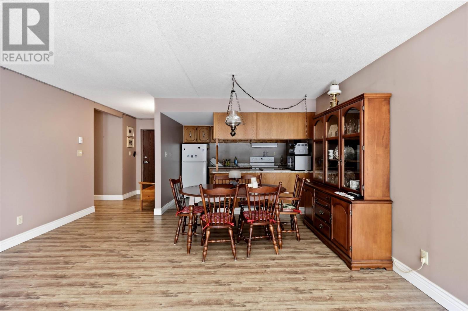 313 Macdonald Ave # 211 Property Photo 4