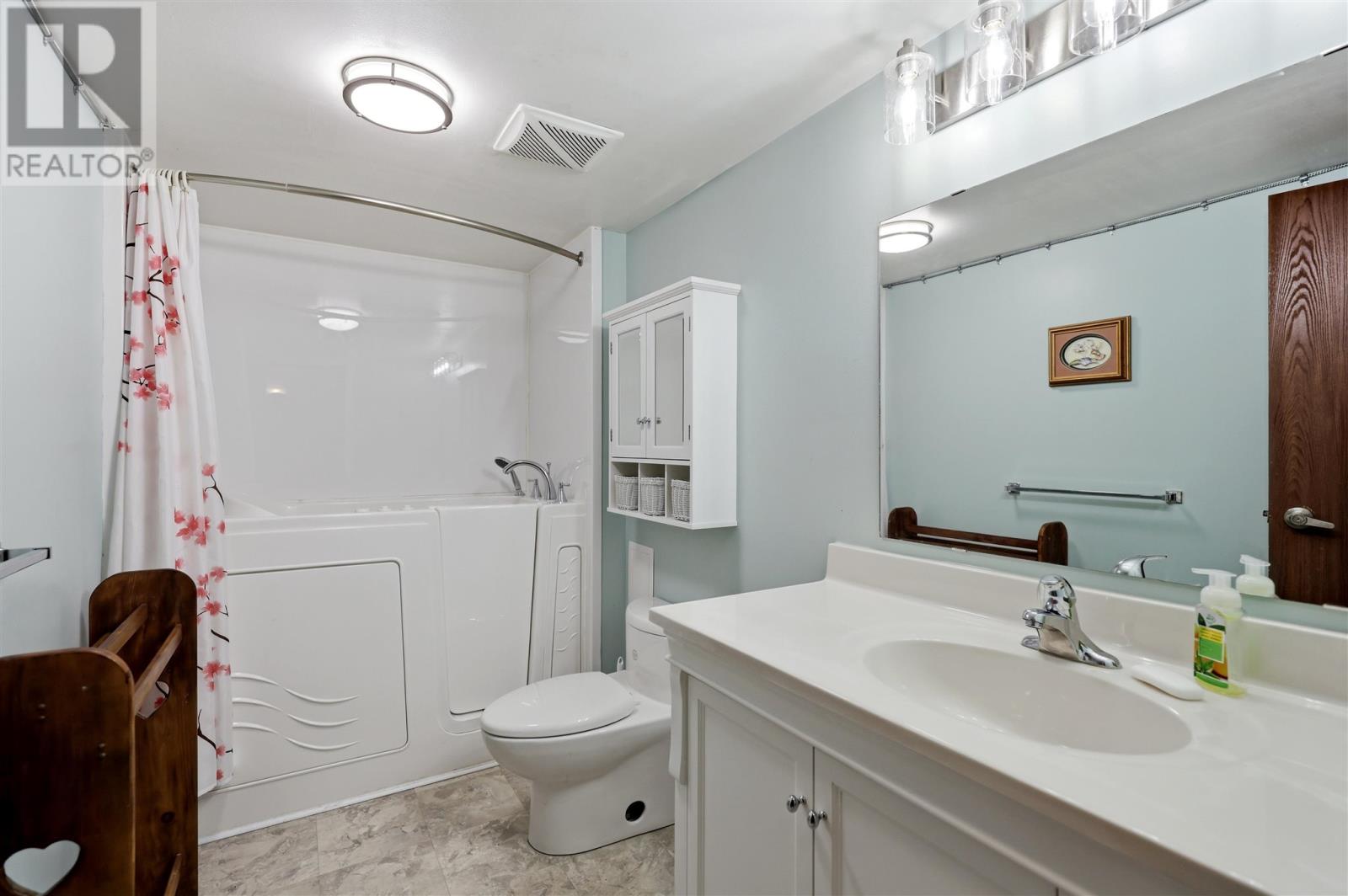 313 Macdonald Ave # 211 Property Photo 10
