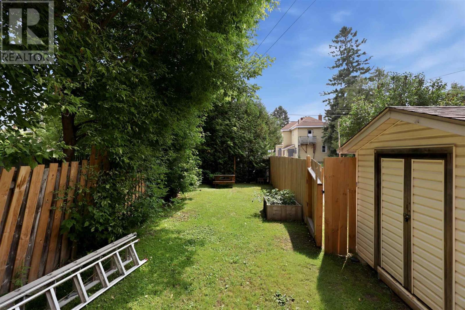 157 Alexandra St Property Photo 39