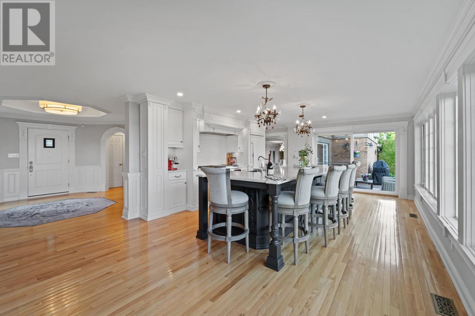 1737 Queen St Property Photo 7