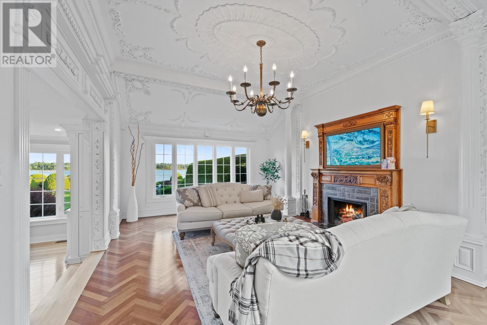 1737 Queen St Property Photo 10