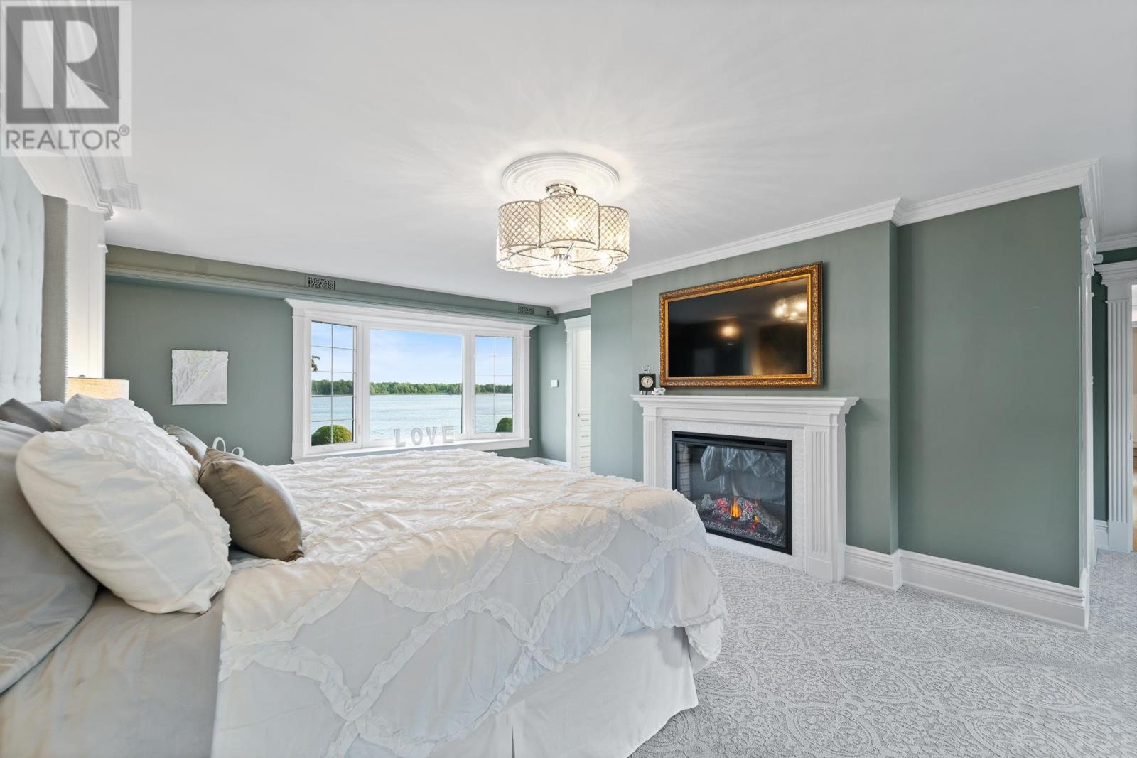1737 Queen St Property Photo 15