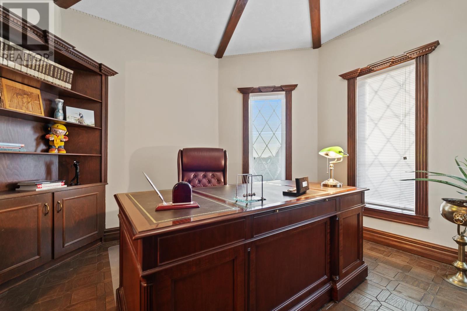 1737 Queen St Property Photo 22