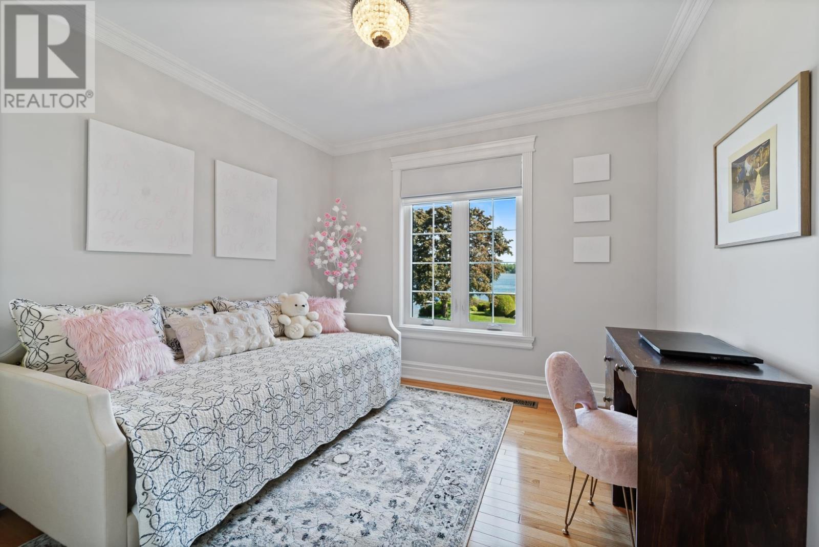 1737 Queen St Property Photo 29