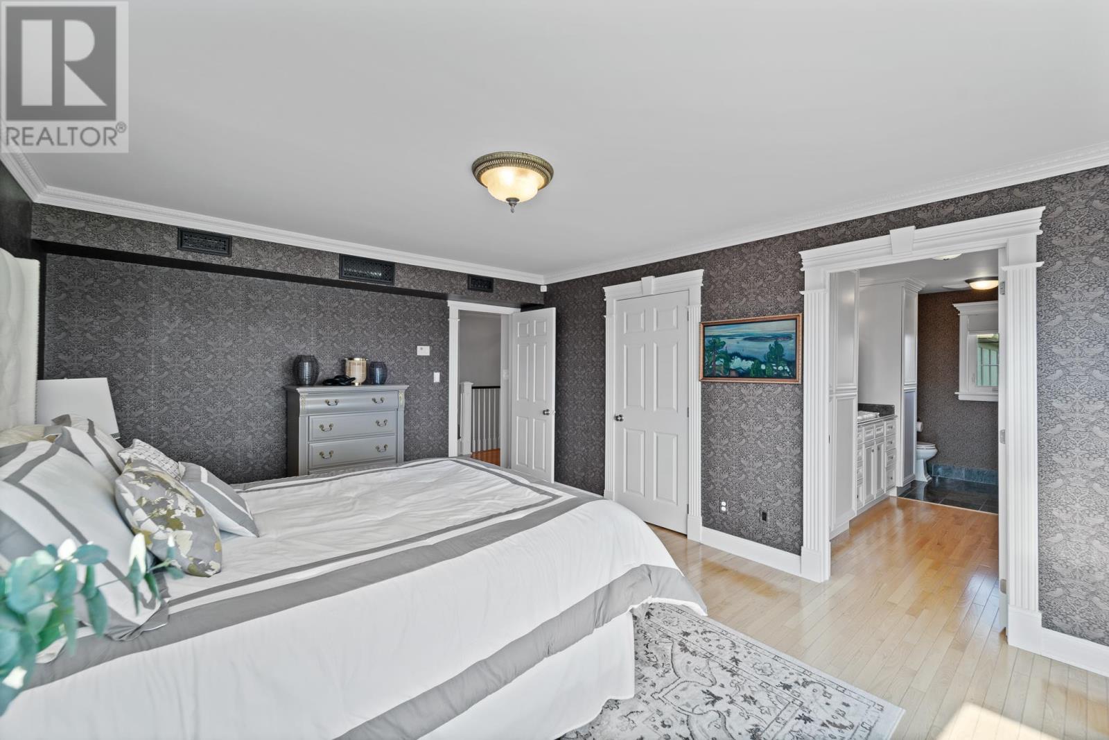 1737 Queen St Property Photo 31