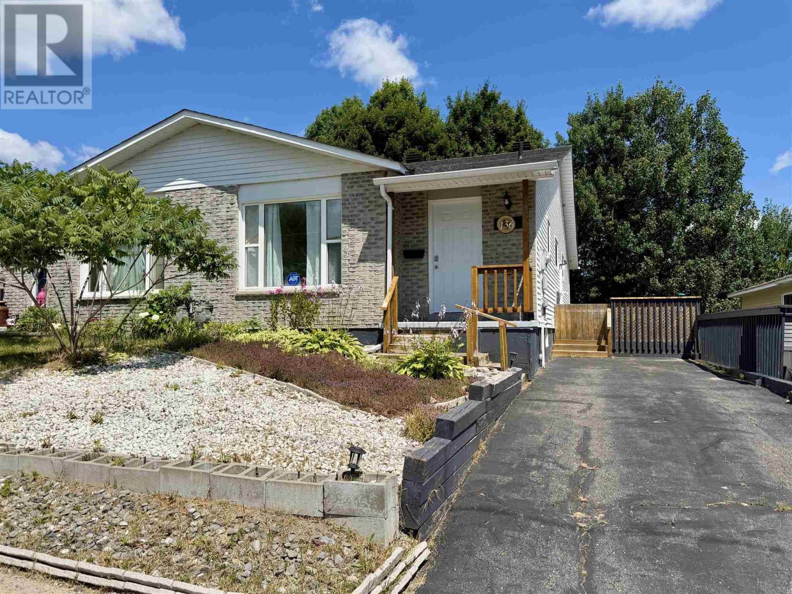 136 Frobel Dr Property Photo 2