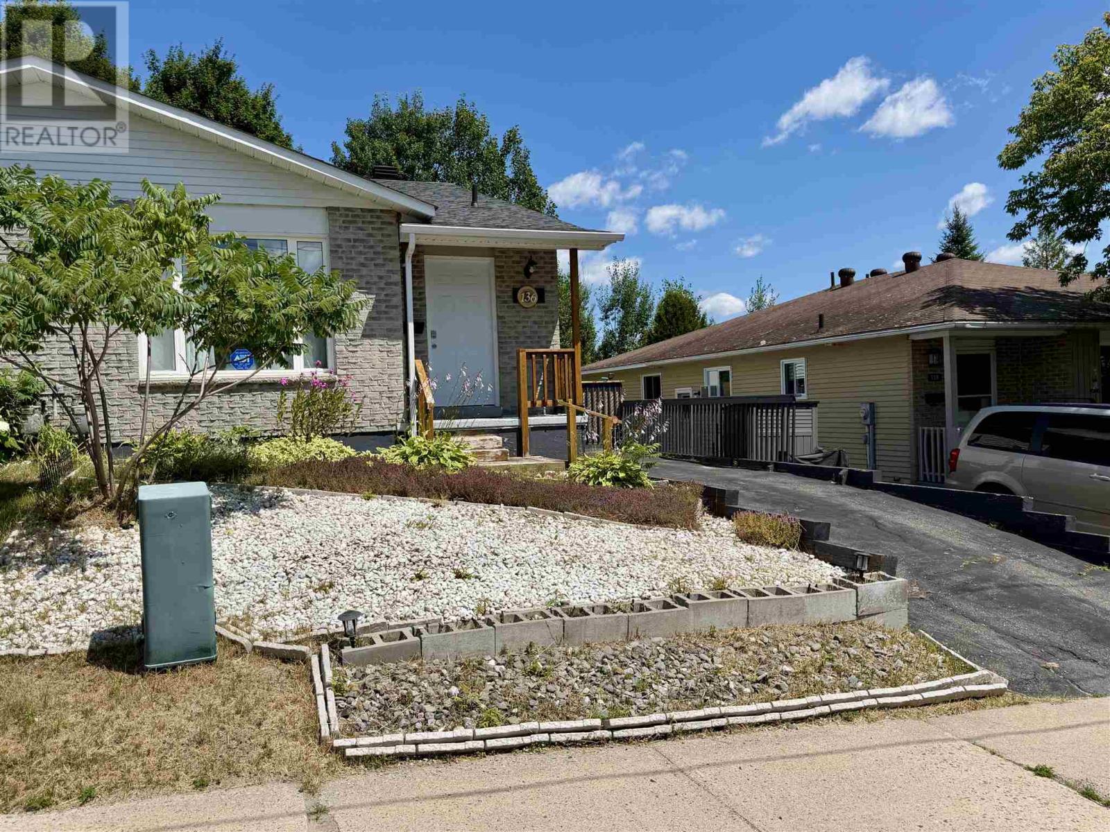 136 Frobel Dr Property Photo 3