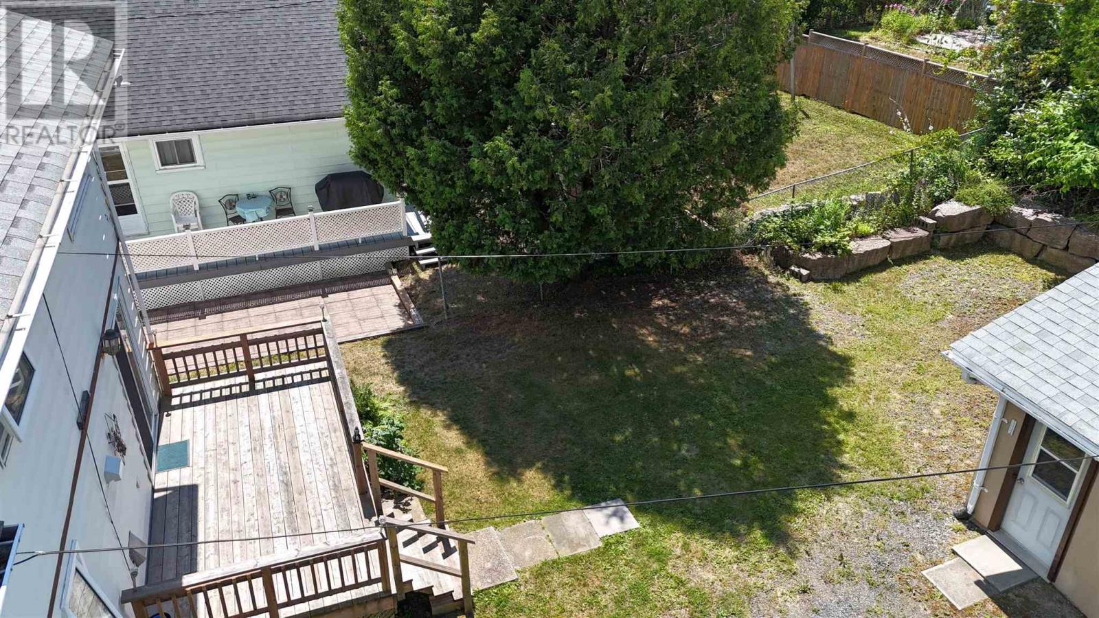 70 Roman Ave Property Photo 4